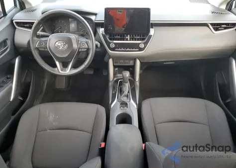 2024 Toyota Corolla Cross Le z USA, uszkodzony, nr VIN 7MUCAAAG8RV102335